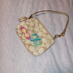 Coach wristlet in great condition